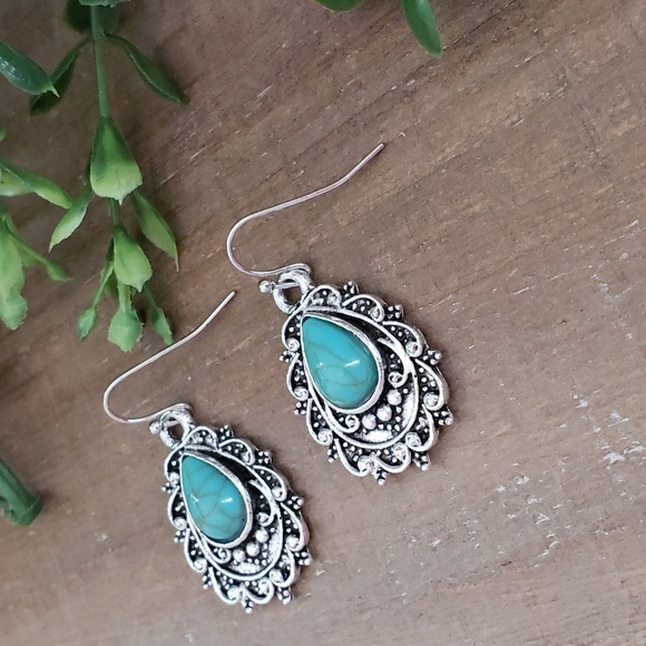 NEW Silver and Turquoise Earrings - Picture 2 of 4